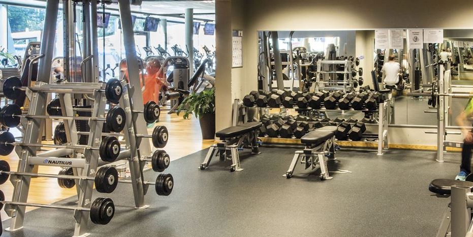 Freihantelbereich des Fitnesstudios